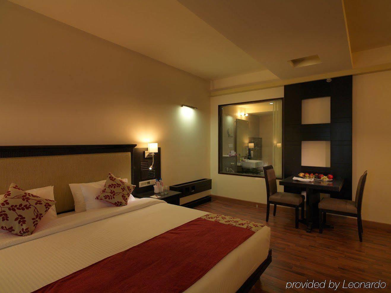Royal Orchid Central, Shimoga Bilik gambar