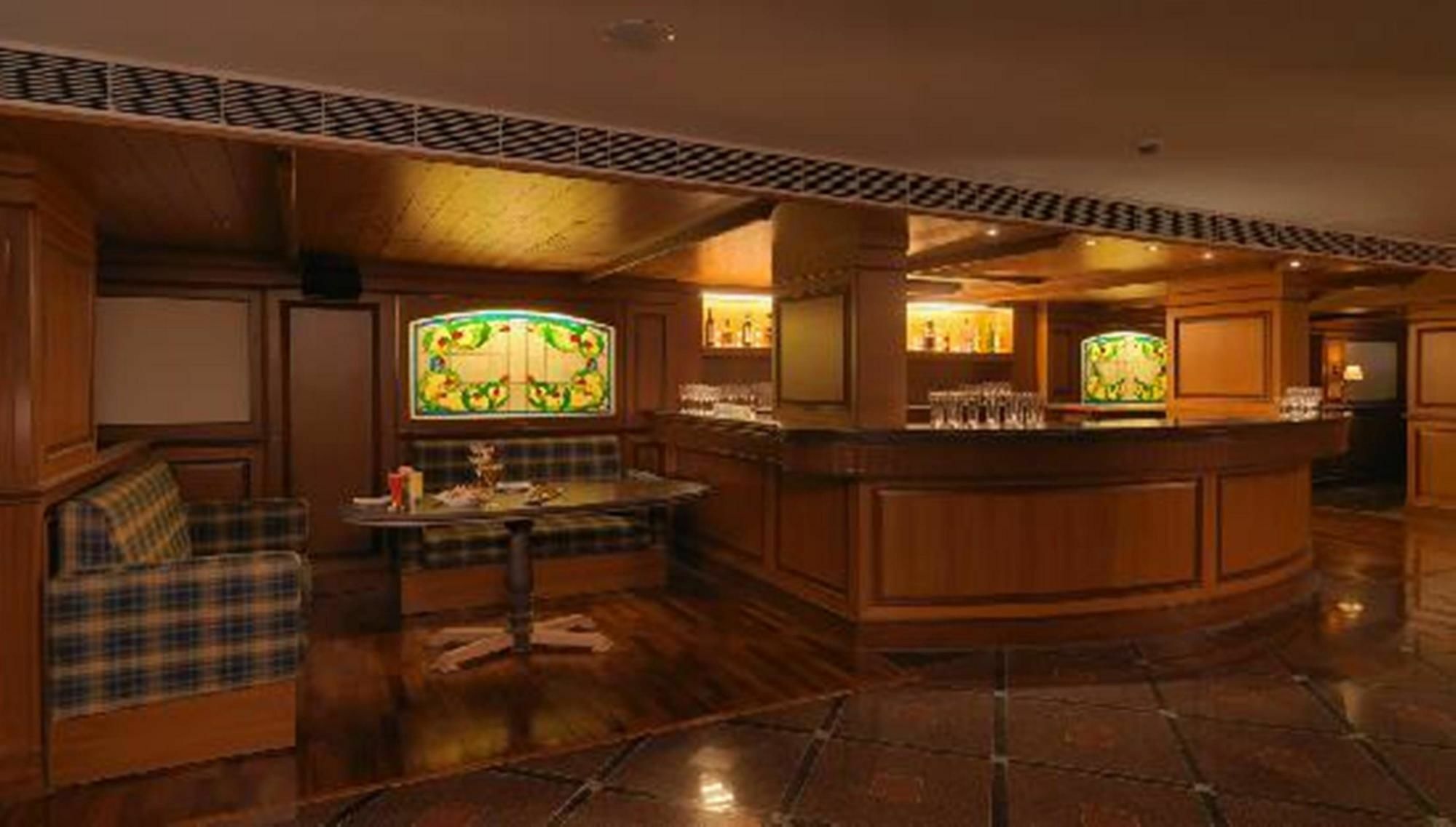 Royal Orchid Central, Shimoga Restoran gambar